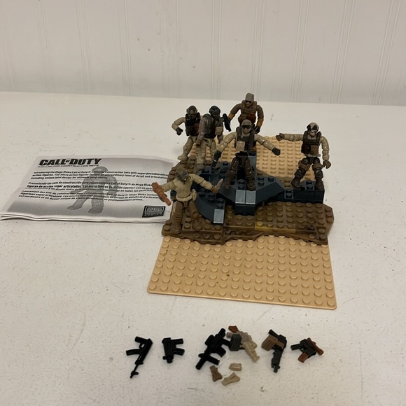 Call of Duty Megabloks 2013 Set of 6 figures and weapons - Picture 4 of 12